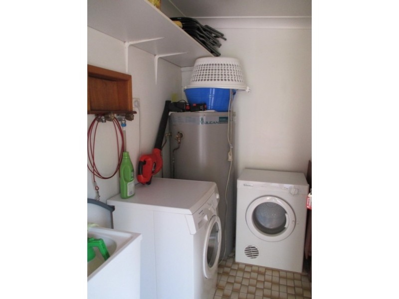 63 BAY ROAD, Bolton Point NSW 2283