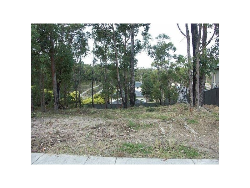 8 Greystone Close, Fennell Bay NSW 2283