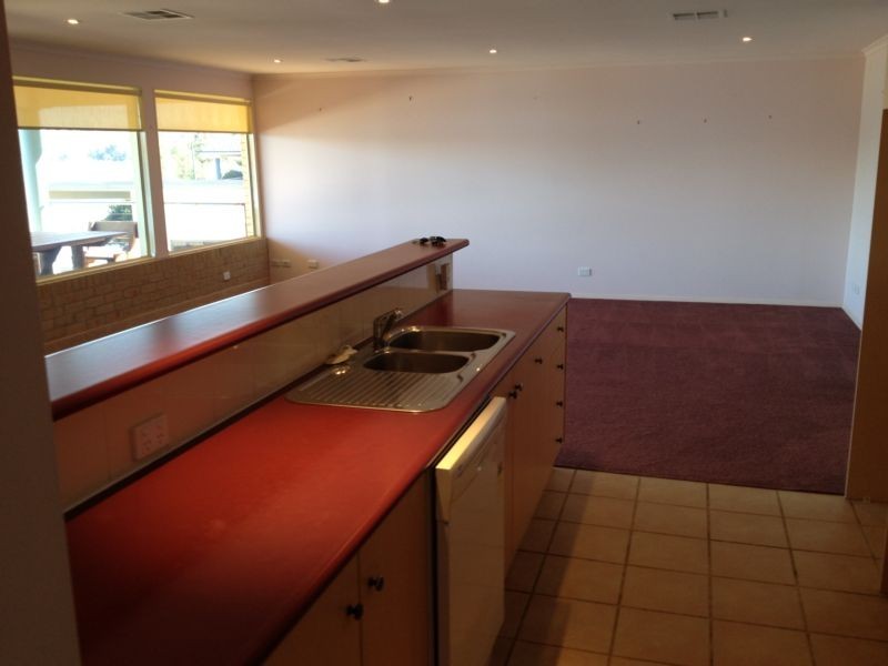 2/24 SEALAND ROAD, Fishing Point NSW 2283