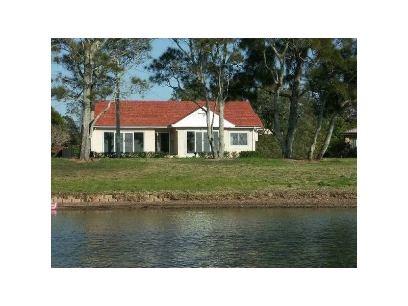 9 George Street, Marmong Point NSW 2284