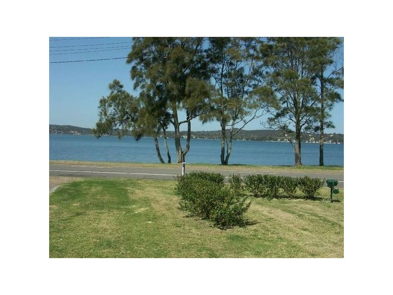 9 George Street, Marmong Point NSW 2284