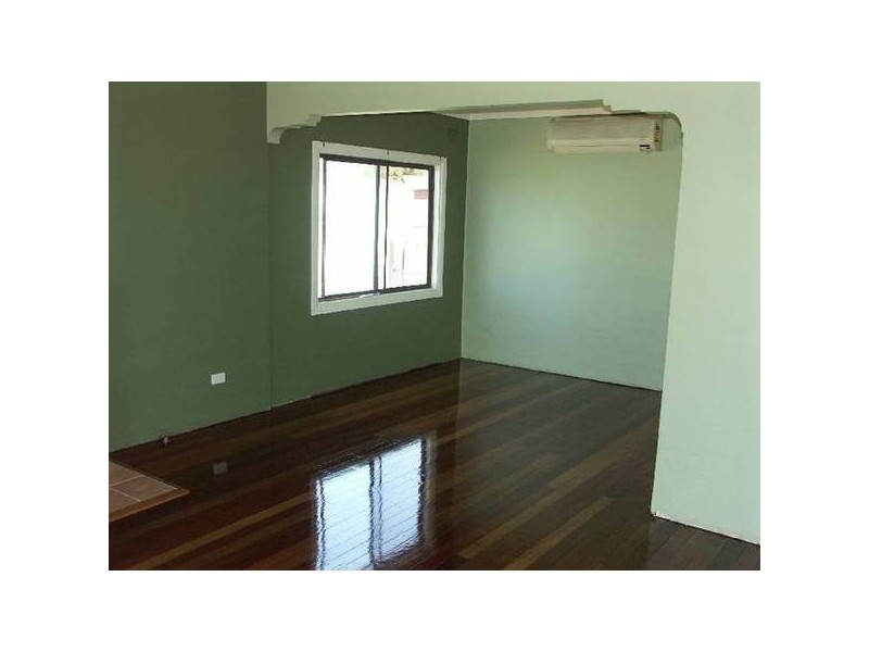 9 George Street, Marmong Point NSW 2284