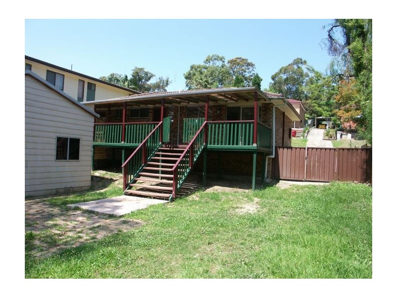 18 Fremantle Close, Woodrising NSW 2284