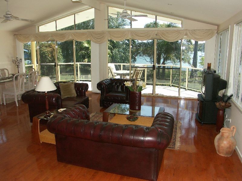 165 Bay Road, Bolton Point NSW 2283