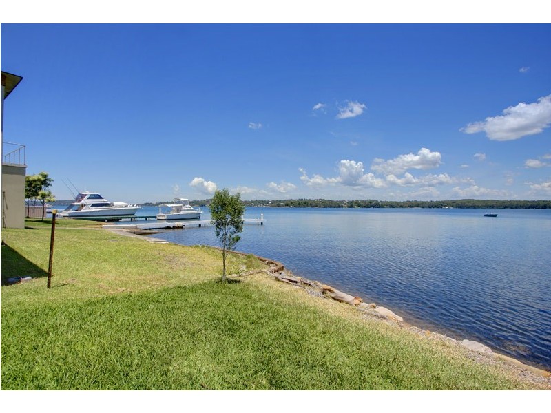 105-107 Coal Point Road, Coal Point NSW 2283