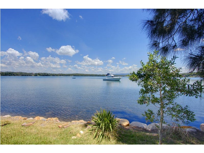 105-107 Coal Point Road, Coal Point NSW 2283