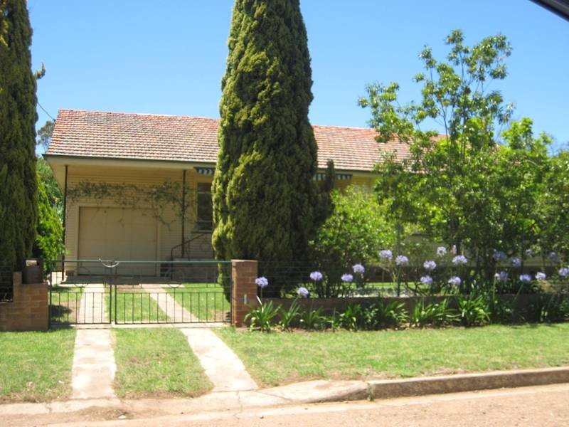 88 Waverley Street, Scone NSW 2337