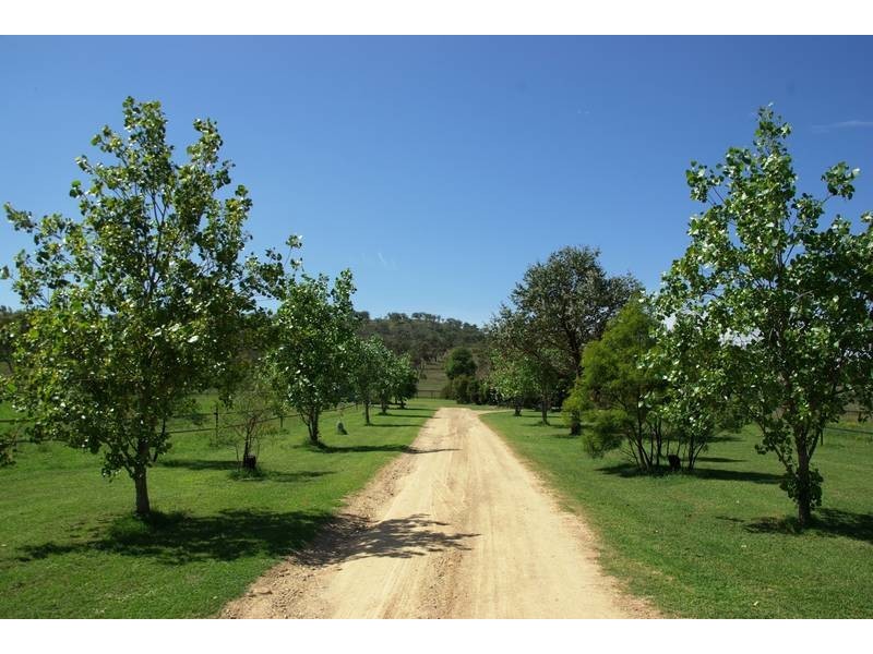 2 East Turanville Road, Scone NSW 2337