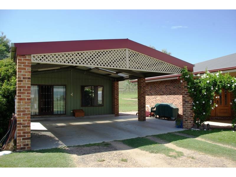 2 East Turanville Road, Scone NSW 2337