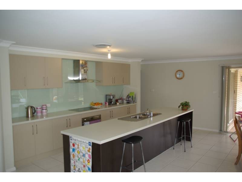 2 Askin Place., Scone NSW 2337