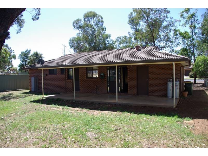 18 Seaward Ave, Scone NSW 2337