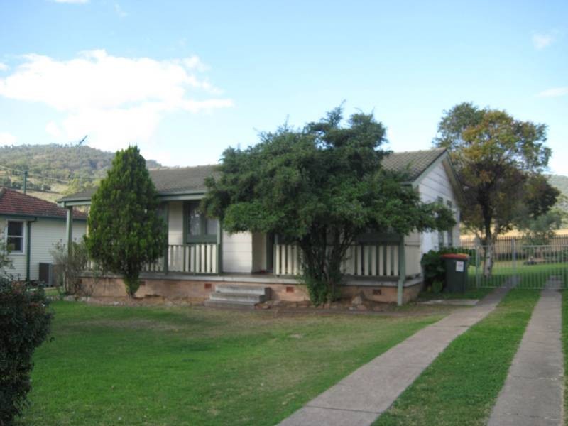 24 Barton Street, Scone NSW 2337