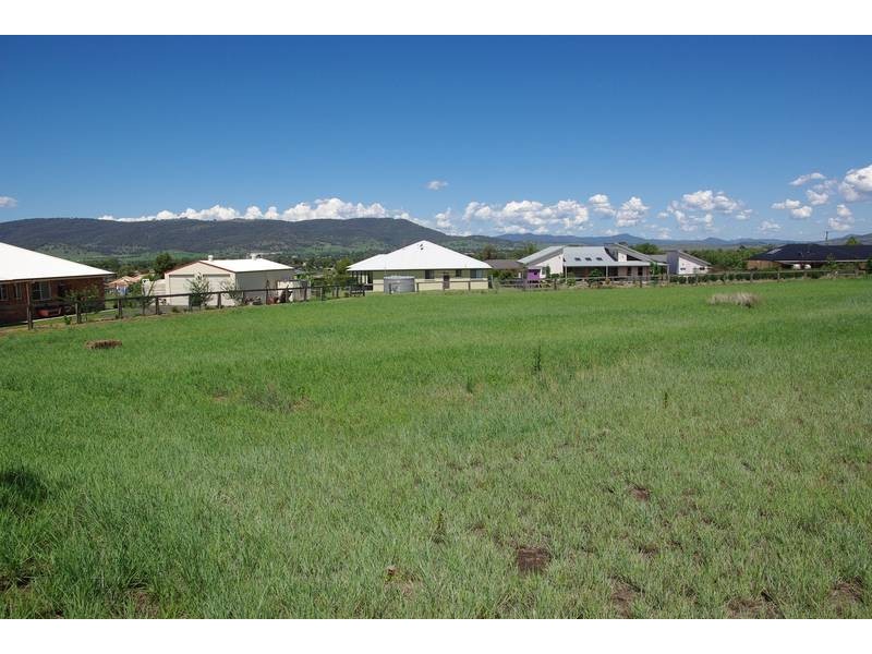 4 Kingfisher Crescent, Scone NSW 2337