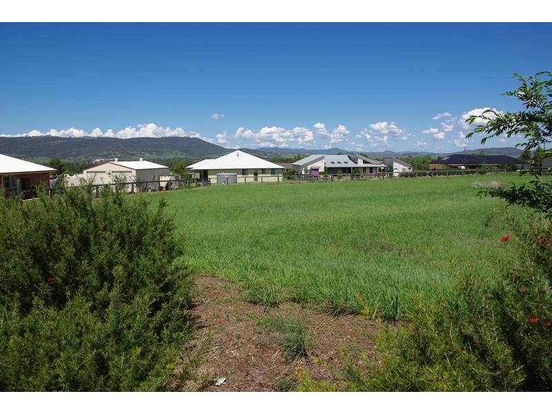 4 Kingfisher Crescent, Scone NSW 2337