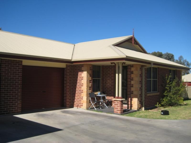 2/36 Satur Rd, Scone NSW 2337