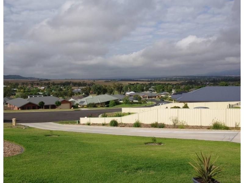 13 Redbank Drive, Scone NSW 2337
