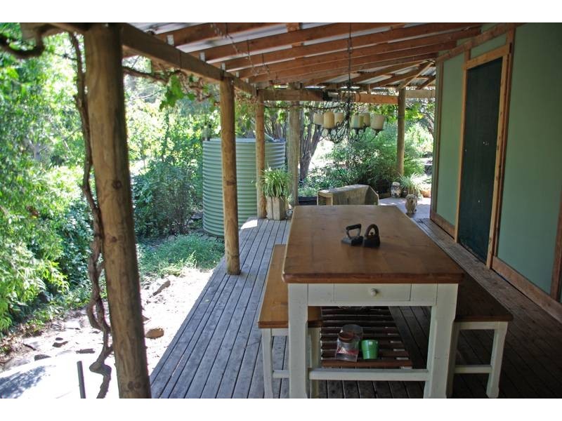 15 Finch Street, Blandford NSW 2338