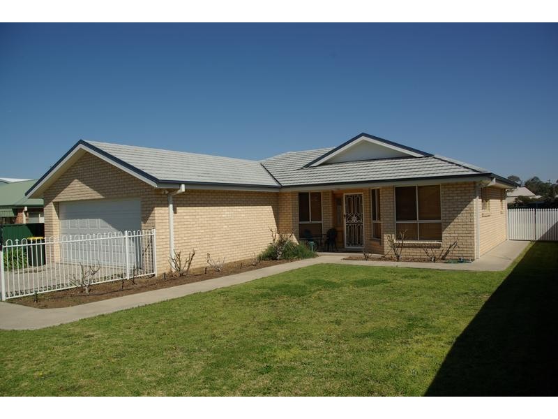 75 Scott Street, Scone NSW 2337