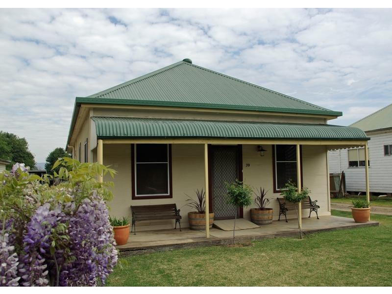 39 McAdam Street, Aberdeen NSW 2336