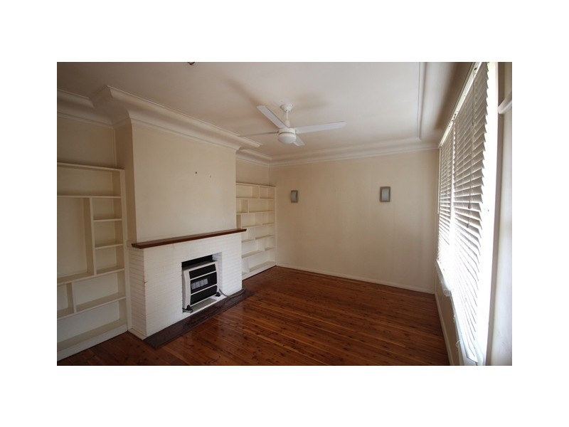 2 Main Street, Scone NSW 2337