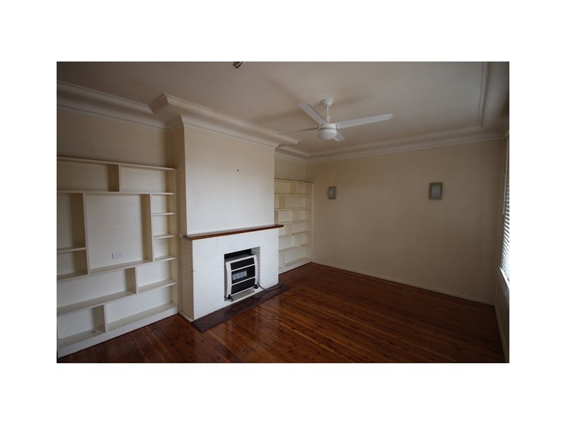 2 Main Street, Scone NSW 2337