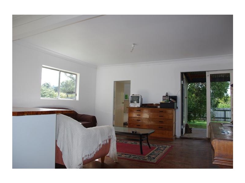 6 Miller Street, Gundy NSW 2337