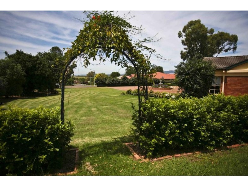 2 Little Street, Scone NSW 2337