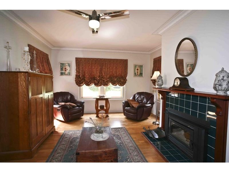 2 Little Street, Scone NSW 2337