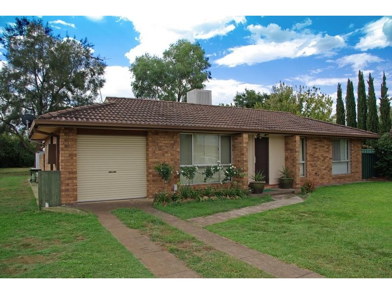 6 Davies Street, Scone NSW 2337