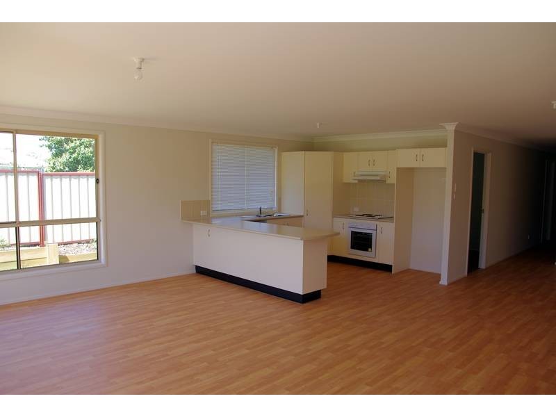 2/49A Satur Road, Scone NSW 2337