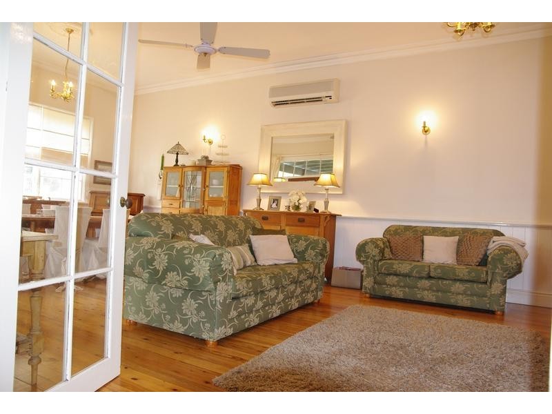 24 Oxford Road, Scone NSW 2337