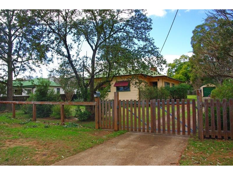 74 Waverley Street, Scone NSW 2337