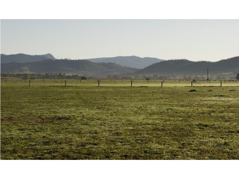 . Segenhoe Valley via, Scone NSW 2337