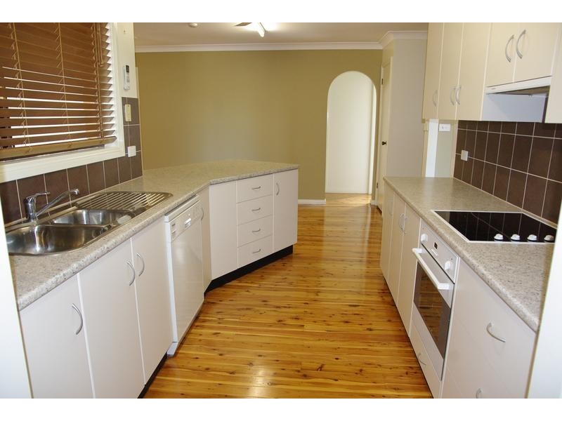 33 Seaward Avenue, Scone NSW 2337