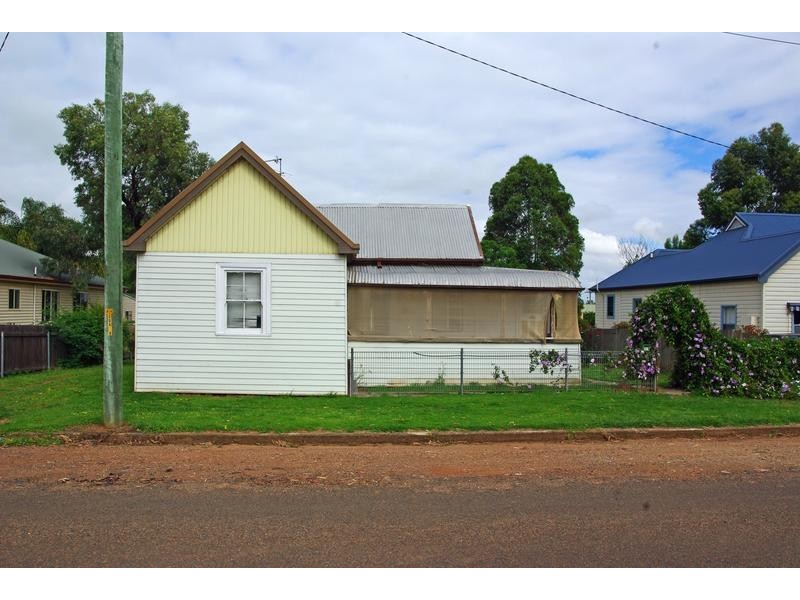61 Waverley Street, Scone NSW 2337