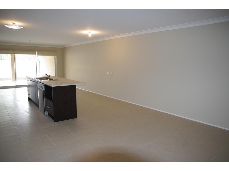 15a Honeysuckle Crescent, Scone NSW 2337