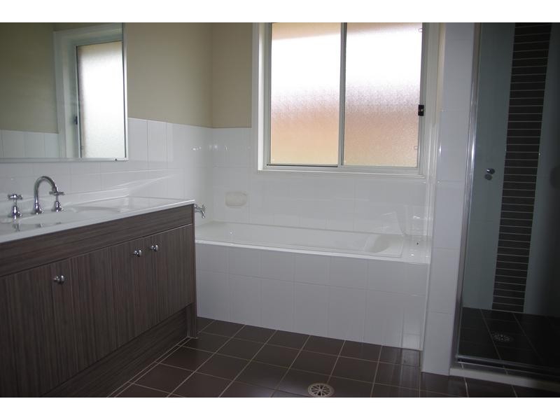 15a Honeysuckle Crescent, Scone NSW 2337