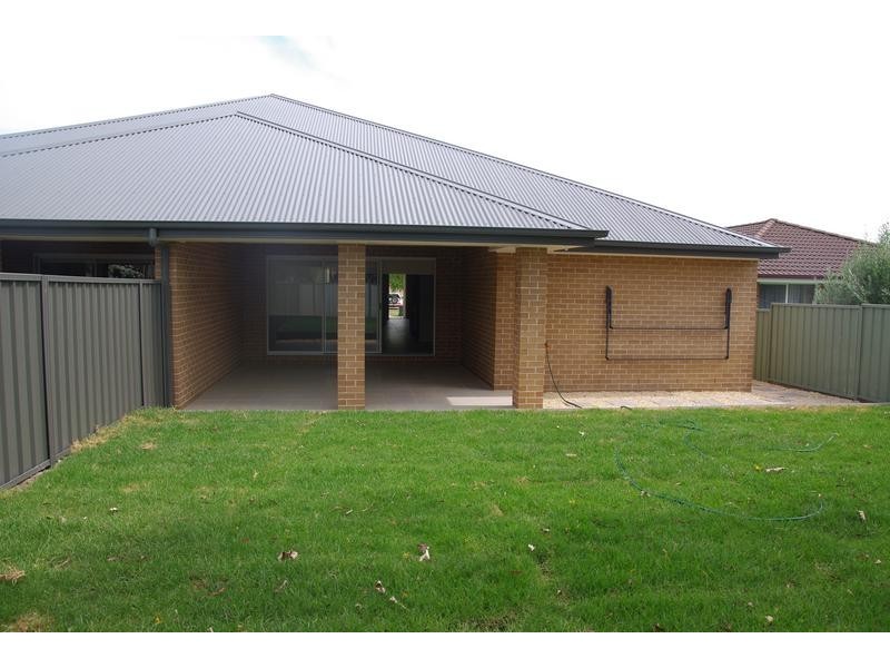 15a Honeysuckle Crescent, Scone NSW 2337