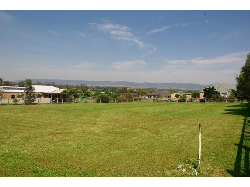 2 Halstead Close, Scone NSW 2337