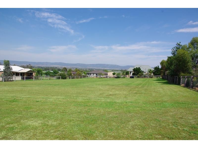 2 Halstead Close, Scone NSW 2337