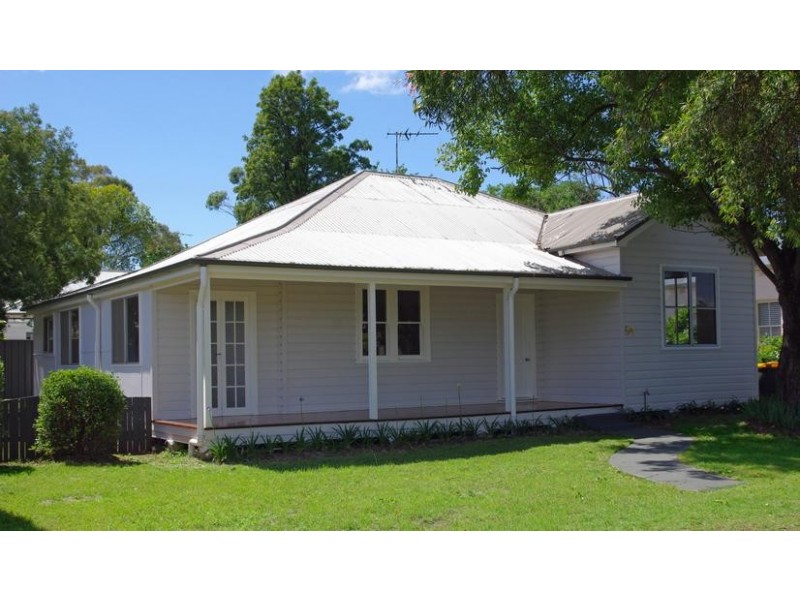 54 Hill Street, Scone NSW 2337