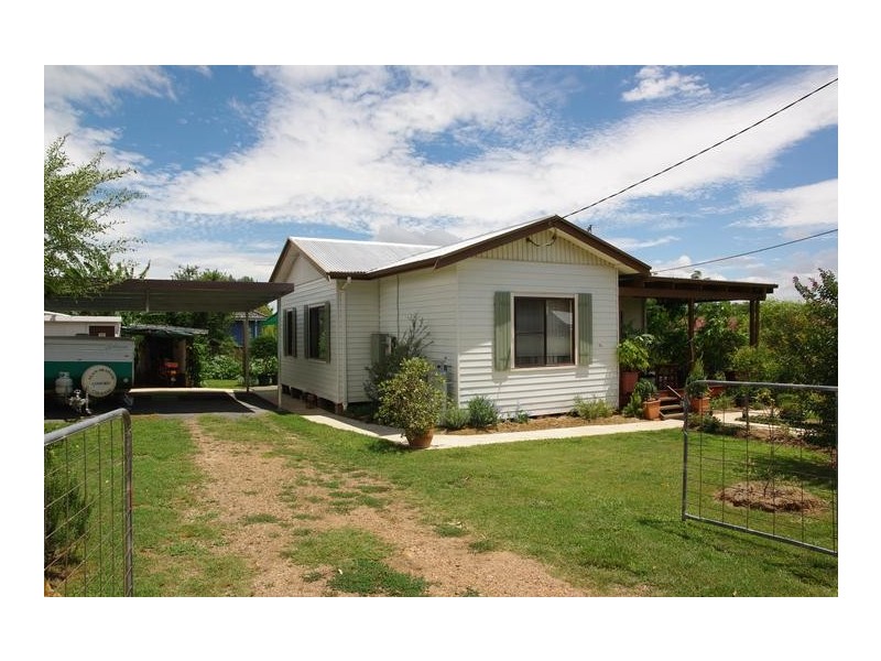 181 Liverpool Street, Scone NSW 2337