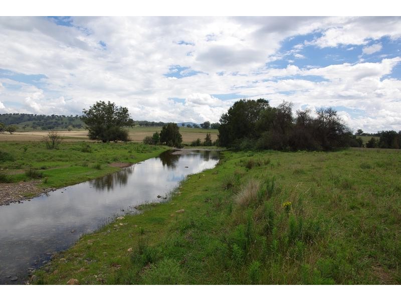 102 New England Highway, Willow Tree NSW 2339