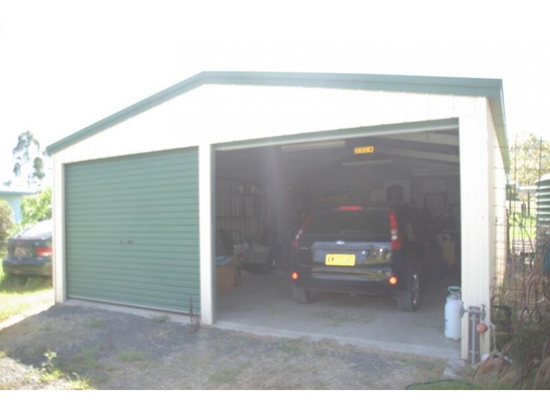 4 Maule St, Wingen NSW 2337