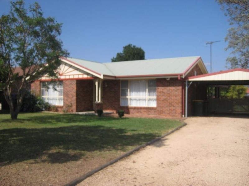 16 Nyarra Street, Scone NSW 2337