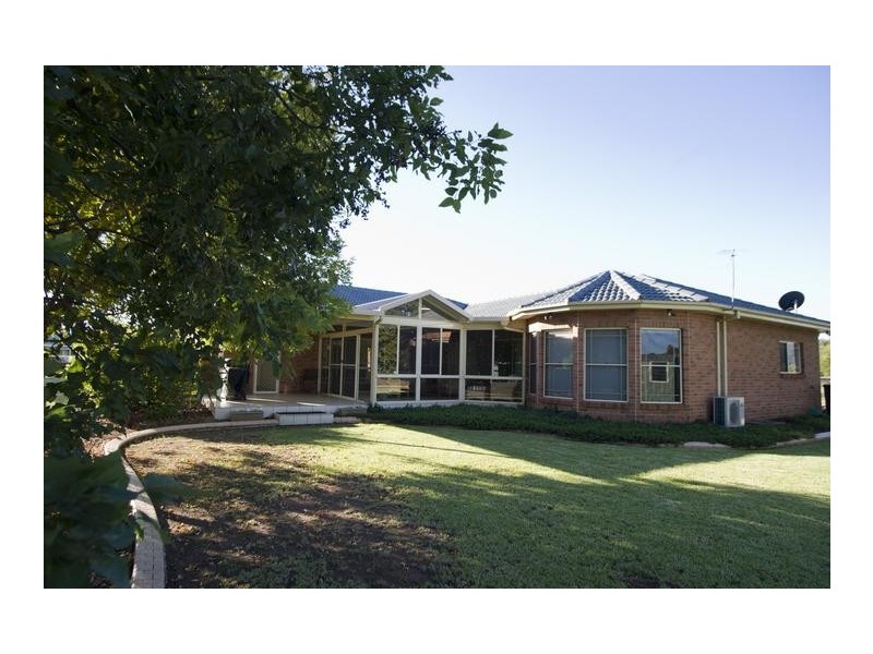 39 Gray Street, Scone NSW 2337