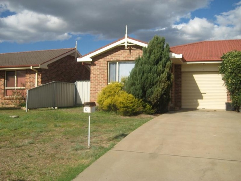 2/32 Everleigh Court, Scone NSW 2337