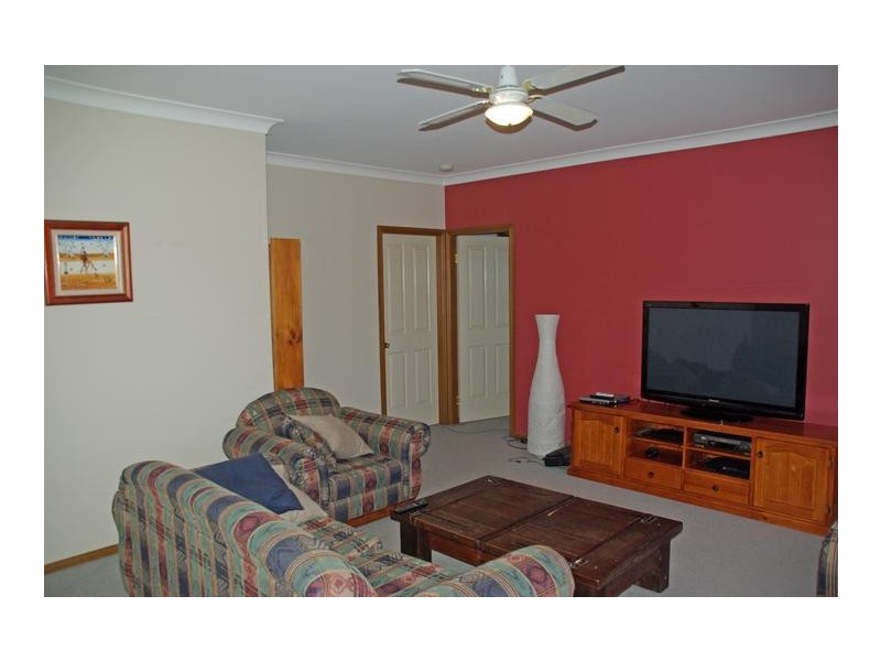 6 Halstead Close, Scone NSW 2337