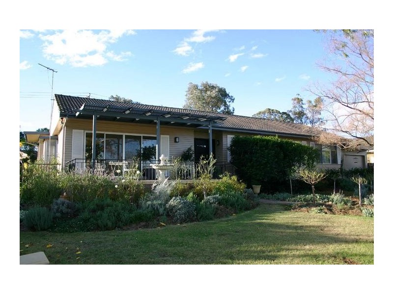 4 Little Street, Scone NSW 2337
