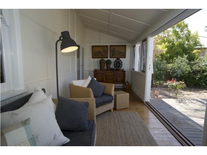 90 Main St, Scone NSW 2337